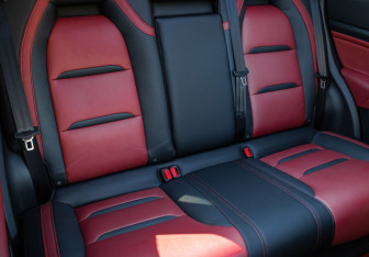 Подержанный автомобиль FAW Bestune T77 2022 года (10 фото)