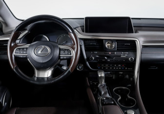Подержанный автомобиль Lexus RX 2016 года (12 фото)