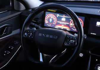 Подержанный автомобиль Exeed TXL 2022 года (10 фото)