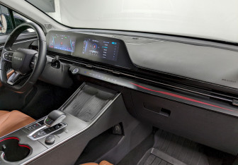 Подержанный автомобиль Omoda C5 2023 года (20 фото)