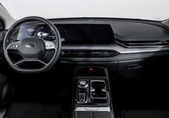 Подержанный автомобиль JAC JS6 2023 года (12 фото)