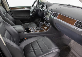 Подержанный автомобиль Volkswagen Touareg 2014 года (9 фото)