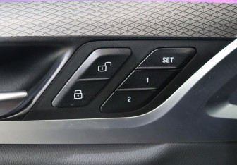 Подержанный автомобиль BMW X4 2019 года (12 фото)