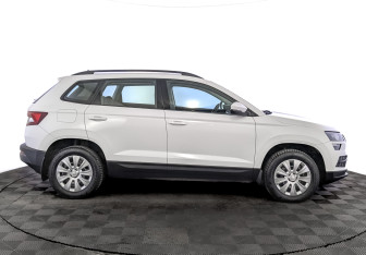 Подержанный автомобиль Skoda Karoq 2020 года (4 фото)