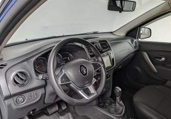 Подержанный автомобиль Renault Sandero 2021 года (15 фото)