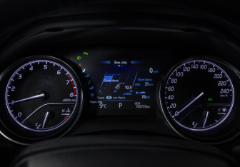 Подержанный автомобиль Toyota Camry Sedan 2019 года (12 фото)