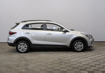 Подержанный автомобиль Kia Rio Hatchback 2021 года (4 фото)
