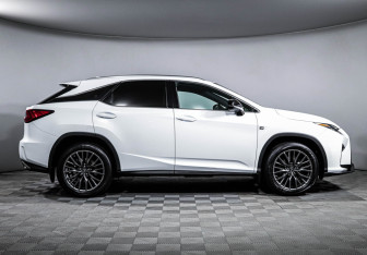 Подержанный автомобиль Lexus RX 2019 года (4 фото)