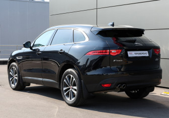 Подержанный автомобиль Jaguar F-Pace 2017 года (7 фото)