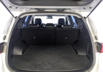 Подержанный автомобиль Hyundai Santa Fe 2019 года (10 фото)