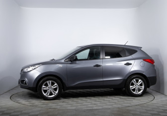 Подержанный автомобиль Hyundai ix35 2011 года (8 фото)
