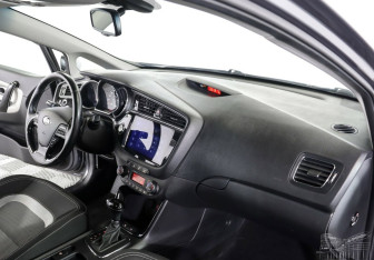 Подержанный автомобиль Kia Ceed Hatchback 2016 года (8 фото)