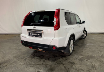 Подержанный автомобиль Nissan X-Trail 2013 года (4 фото)