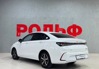 Подержанный автомобиль BAIC U5 Plus 2023 года (7 фото)