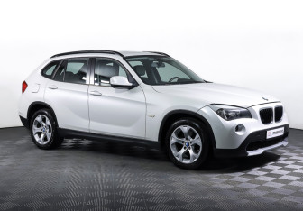 Подержанный автомобиль BMW X1 2011 года (3 фото)