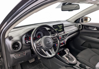 Подержанный автомобиль Kia Cerato Sedan 2021 года (16 фото)