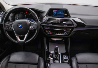 Подержанный автомобиль BMW X4 2019 года (13 фото)