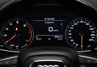 Подержанный автомобиль Audi A4 Sedan 2016 года (13 фото)