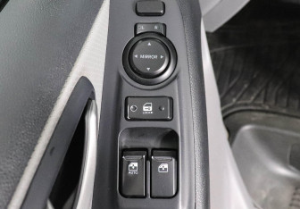 Подержанный автомобиль Hyundai Grand Starex 2016 года (13 фото)