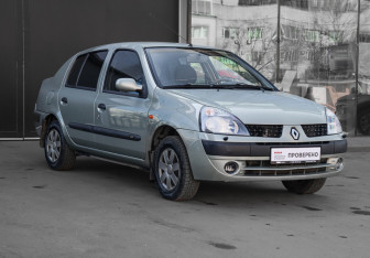 Подержанный автомобиль Renault Symbol 2003 года (3 фото)