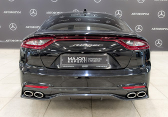 Подержанный автомобиль Kia Stinger 2018 года (6 фото)