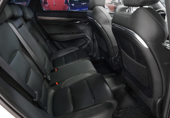 Подержанный автомобиль Geely Tugella 2023 года (13 фото)