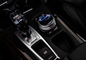 Подержанный автомобиль BMW X6 2011 года (18 фото)