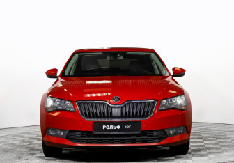 Подержанный автомобиль Skoda Superb Liftback 2016 года (2 фото)