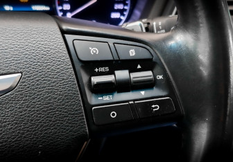 Подержанный автомобиль Hyundai Genesis 2014 года (26 фото)