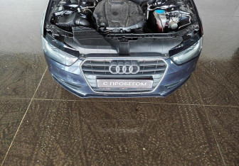 Подержанный автомобиль Audi A4 Sedan 2012 года (9 фото)