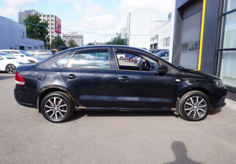 Подержанный автомобиль Volkswagen Polo Sedan 2011 года (4 фото)