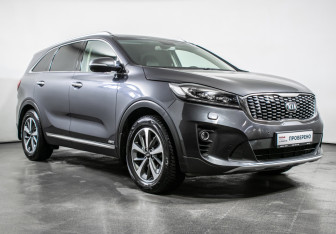Подержанный автомобиль Kia Sorento 2017 года (3 фото)
