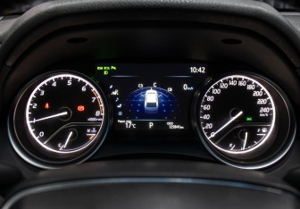 Подержанный автомобиль Toyota Camry Sedan 2020 года (12 фото)