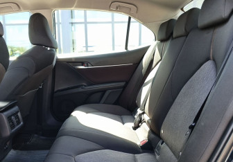Подержанный автомобиль Toyota Camry Sedan 2018 года (20 фото)