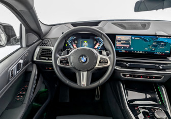 Подержанный автомобиль BMW X6 2024 года (22 фото)