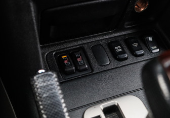 Подержанный автомобиль Mitsubishi Pajero 2005 года (20 фото)