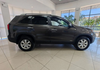 Подержанный автомобиль Kia Sorento 2011 года (4 фото)