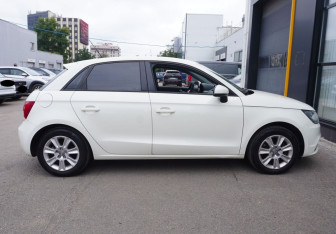 Подержанный автомобиль Audi A1 2013 года (4 фото)