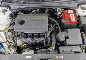 Подержанный автомобиль Hyundai Elantra Sedan 2021 года (9 фото)