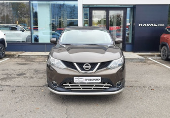 Подержанный автомобиль Nissan Qashqai 2014 года (2 фото)