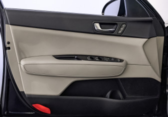 Подержанный автомобиль Kia Optima Sedan 2017 года (19 фото)