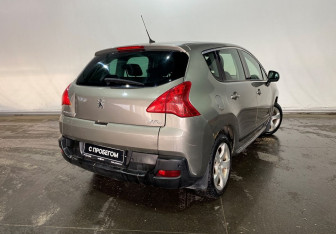 Подержанный автомобиль Peugeot 3008 2010 года (4 фото)