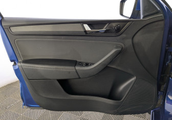 Подержанный автомобиль Skoda Rapid Liftback 2021 года (17 фото)