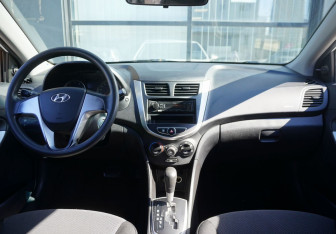 Подержанный автомобиль Hyundai Solaris Sedan 2013 года (12 фото)