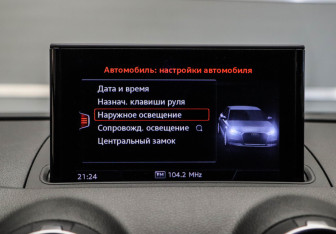 Подержанный автомобиль Audi A3 Sedan 2018 года (17 фото)