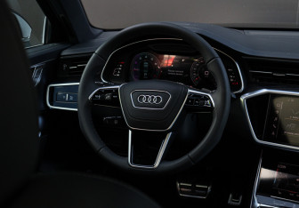 Подержанный автомобиль Audi A6 Sedan 2025 года (15 фото)