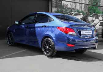 Подержанный автомобиль Hyundai Solaris Sedan 2013 года (6 фото)