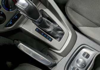 Подержанный автомобиль Ford Focus Hatchback 2012 года (27 фото)