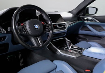 Подержанный автомобиль BMW M4 Coupe 2021 года (14 фото)