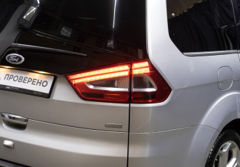 Подержанный автомобиль Ford Galaxy 2014 года (25 фото)